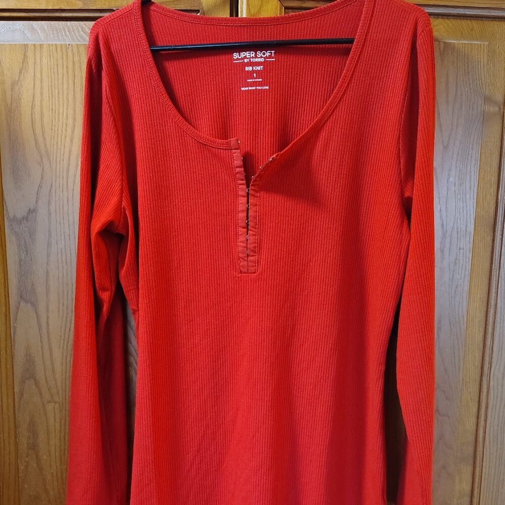 NWT Torrid Women’s Plus 1X Super Soft Rib Knit Long Sleeve Shirt Crimson Red